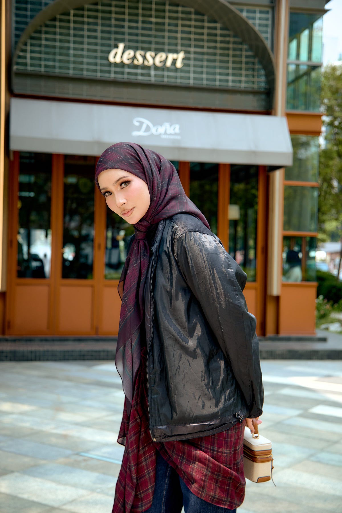 ARIRANG IN BLACK SWAN SQUARE