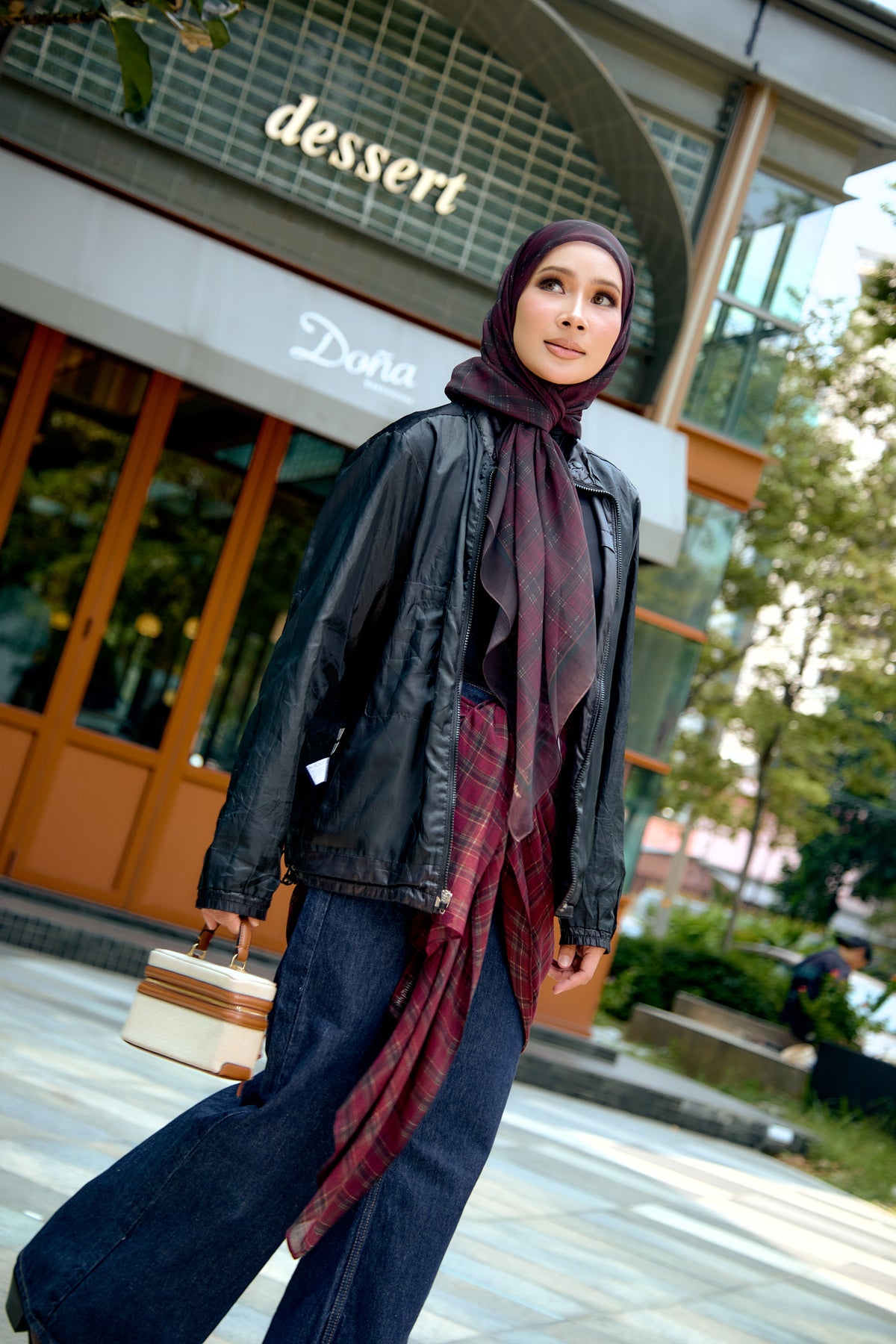 ARIRANG IN BLACK SWAN SQUARE