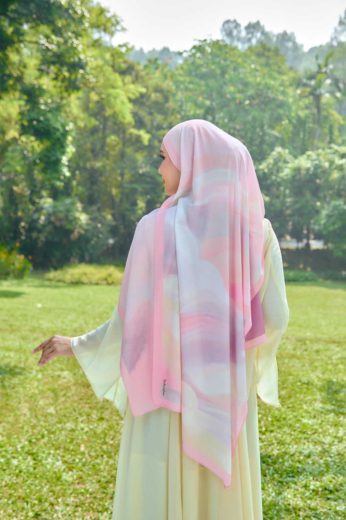 FLOREVE IN DREAMSCAPE DIAMOND CHIFFON