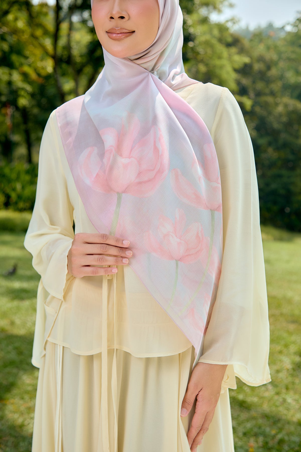 FLOREVE IN ROSE WHISPER SQUARE