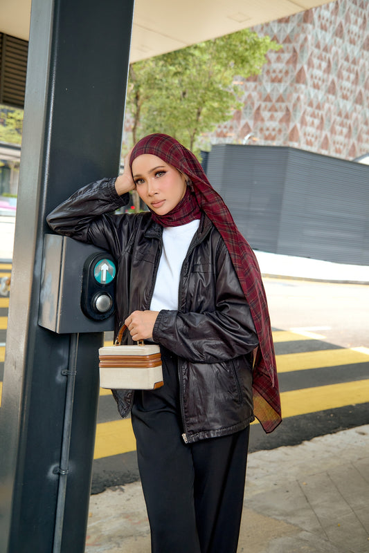 ARIRANG IN BLACK SWAN MODAL SHAWL