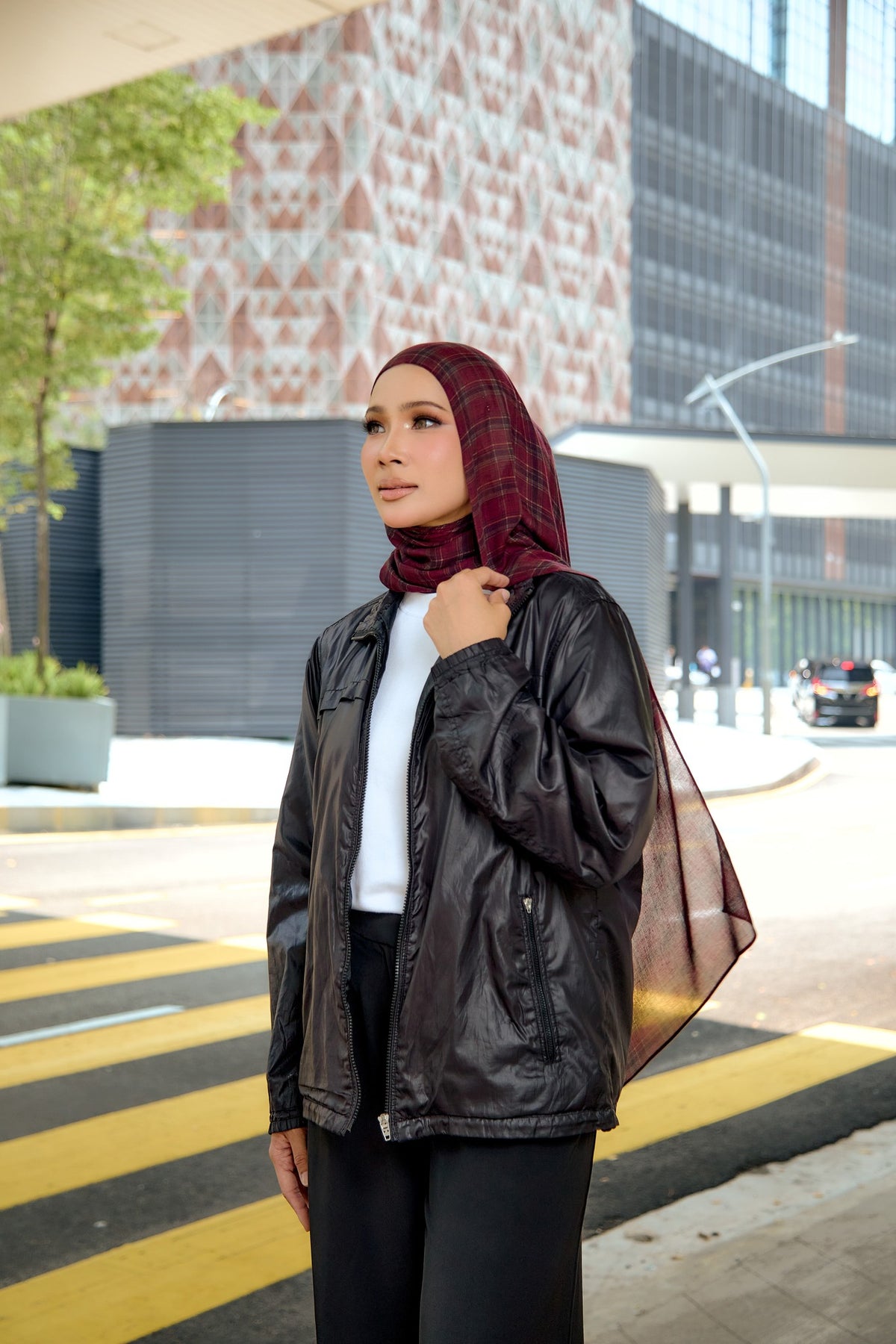 ARIRANG IN BLACK SWAN MODAL SHAWL